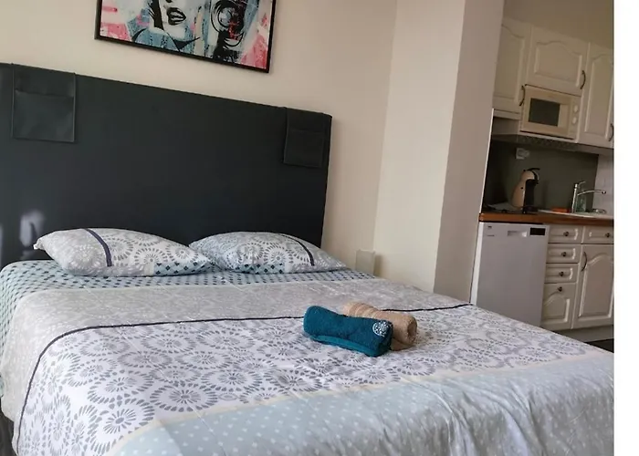 Heliopolis Vue Village Naturiste * אגדה